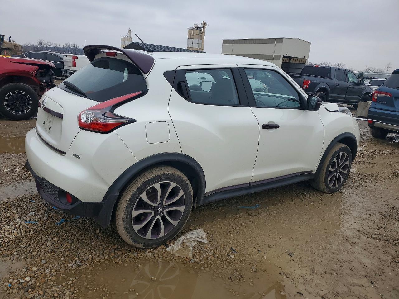2015 Nissan Juke S - zdjęcie 3
