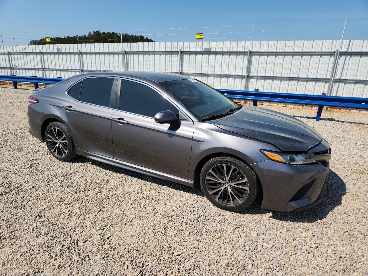 2020 Toyota Camry Se - zdjęcie 4