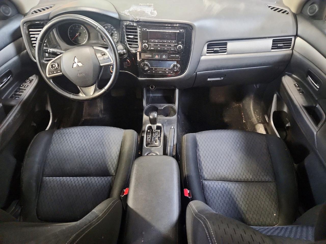 2015 Mitsubishi Outlander Es - zdjęcie 8