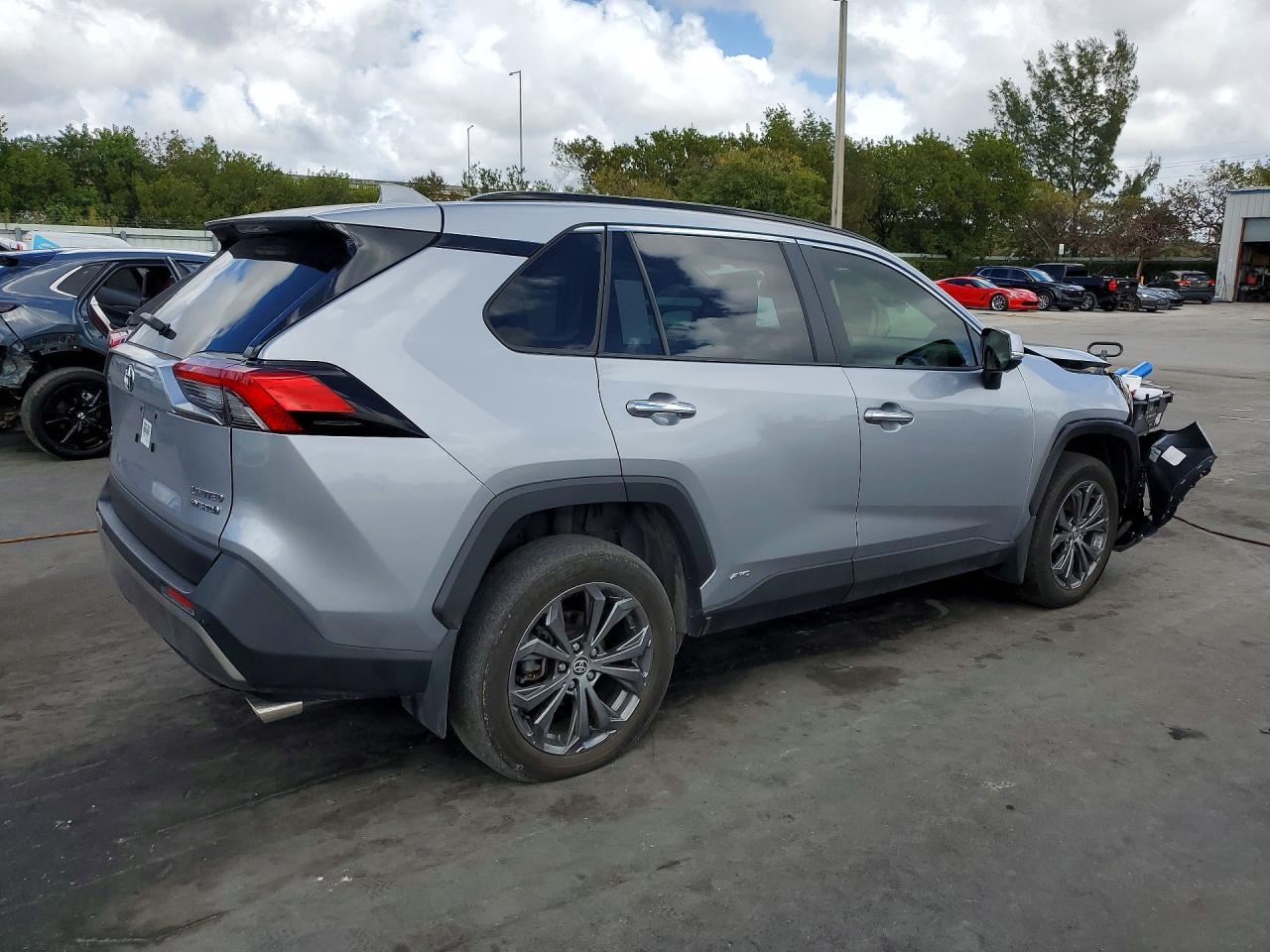 2024 Toyota Rav4 Limited - zdjęcie 3
