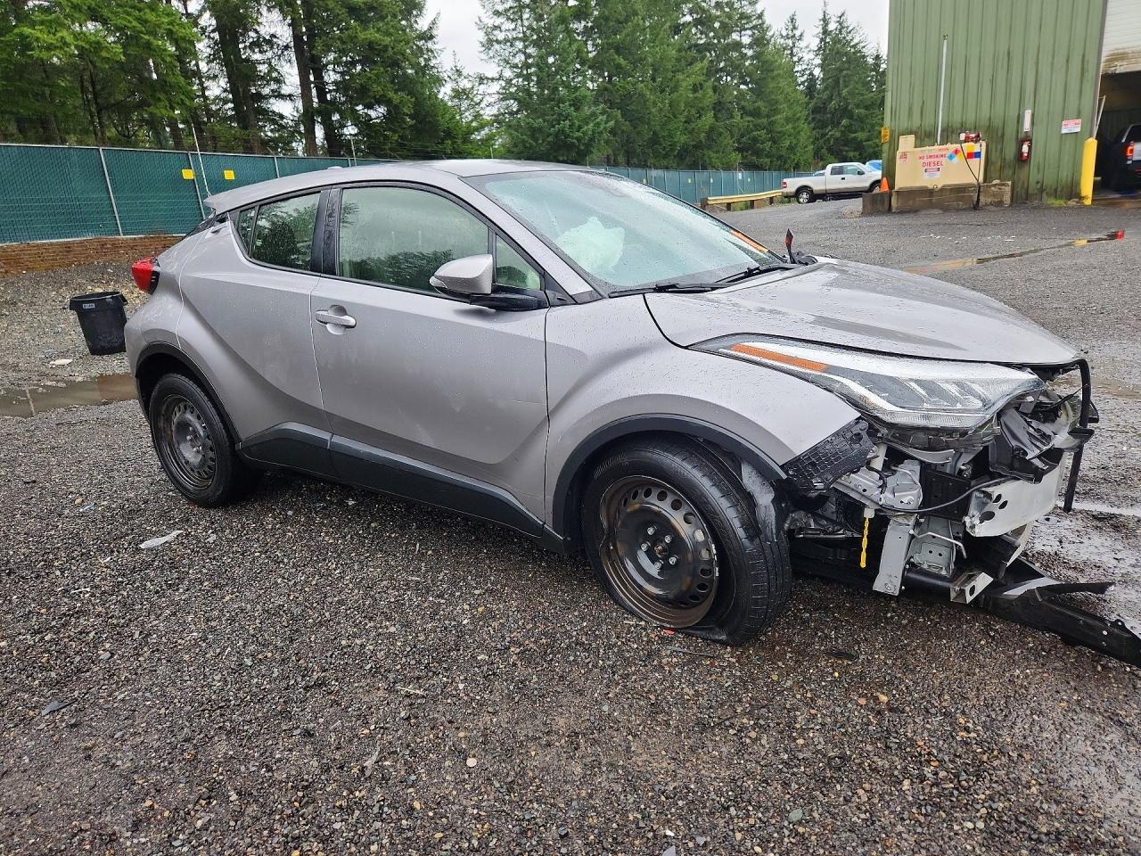 2020 Toyota C-Hr Le - zdjęcie 4