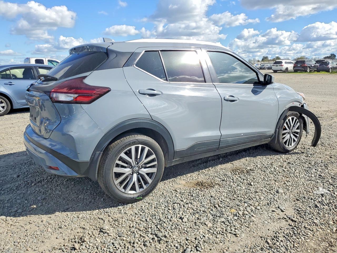 2021 Nissan Kicks Sv - zdjęcie 3
