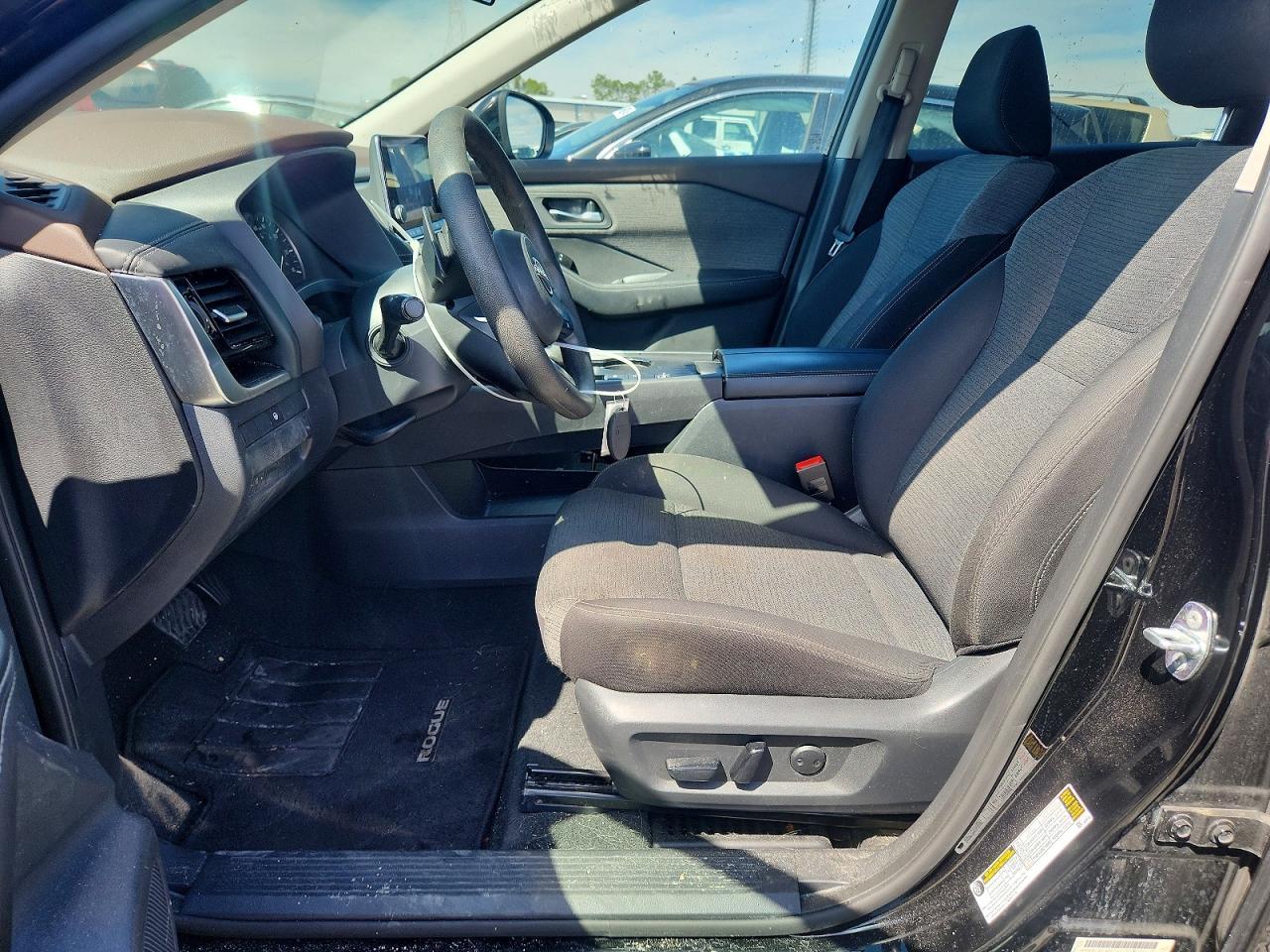 2022 Nissan Rogue Sv - zdjęcie 7