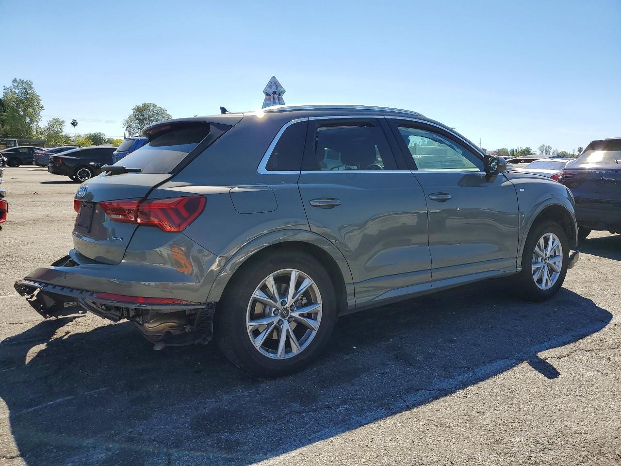 2024 Audi Q3 Premium S Line 45 - zdjęcie 3