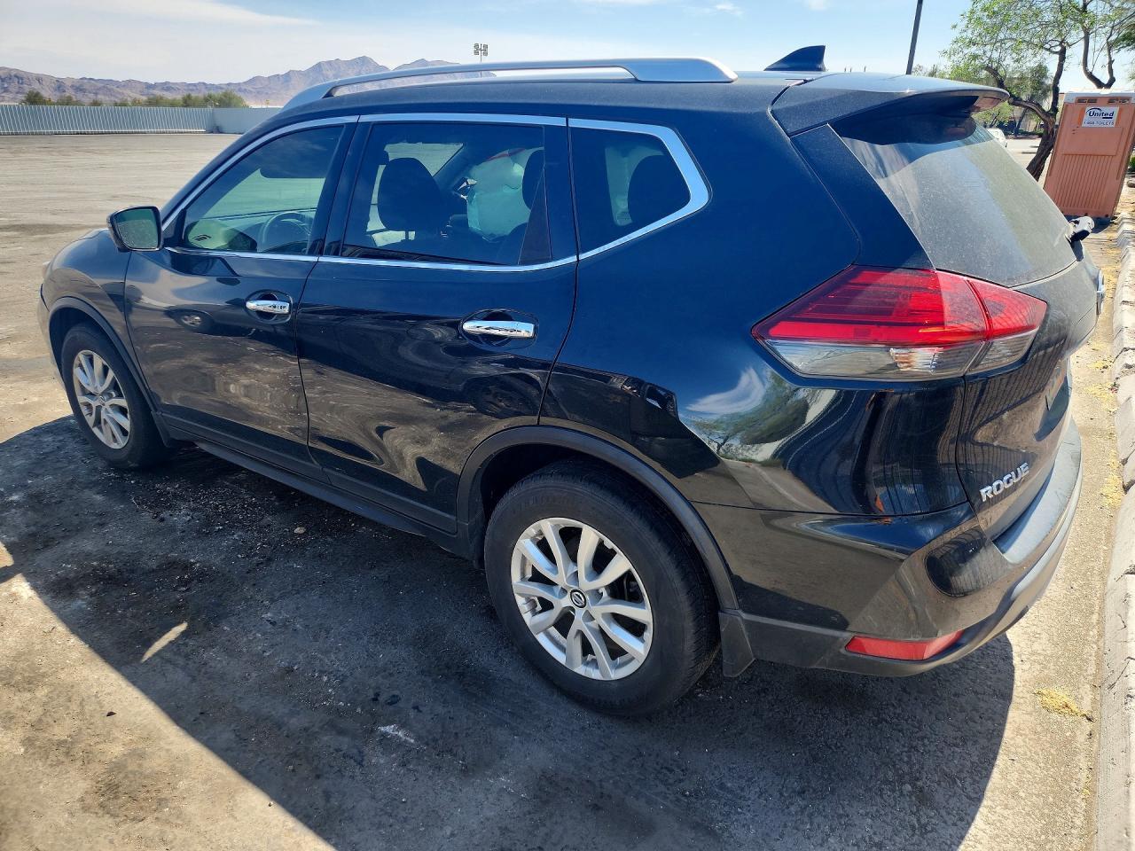 2017 Nissan Rogue Sv - zdjęcie 2