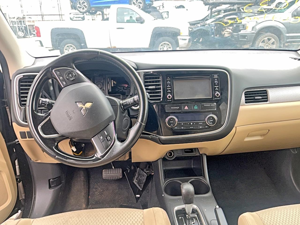 2016 Mitsubishi Outlander Se - zdjęcie 9