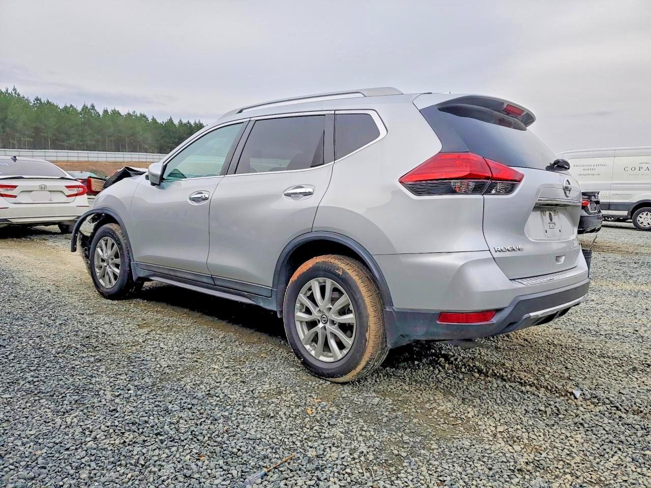 2017 Nissan Rogue Sv - zdjęcie 2