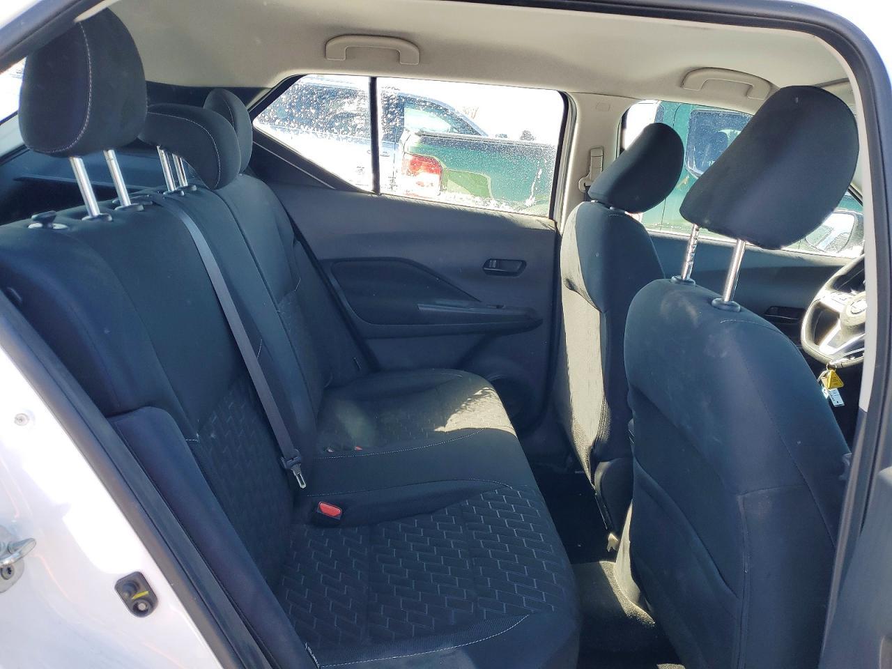 2021 Nissan Kicks S - zdjęcie 11