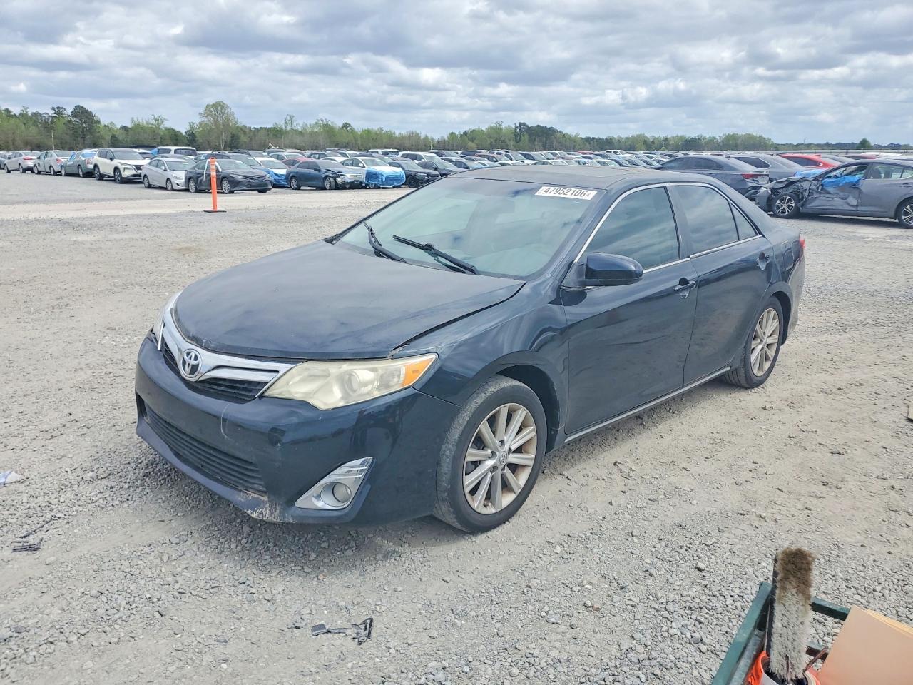 2013 Toyota Camry Xle - zdjęcie główne
