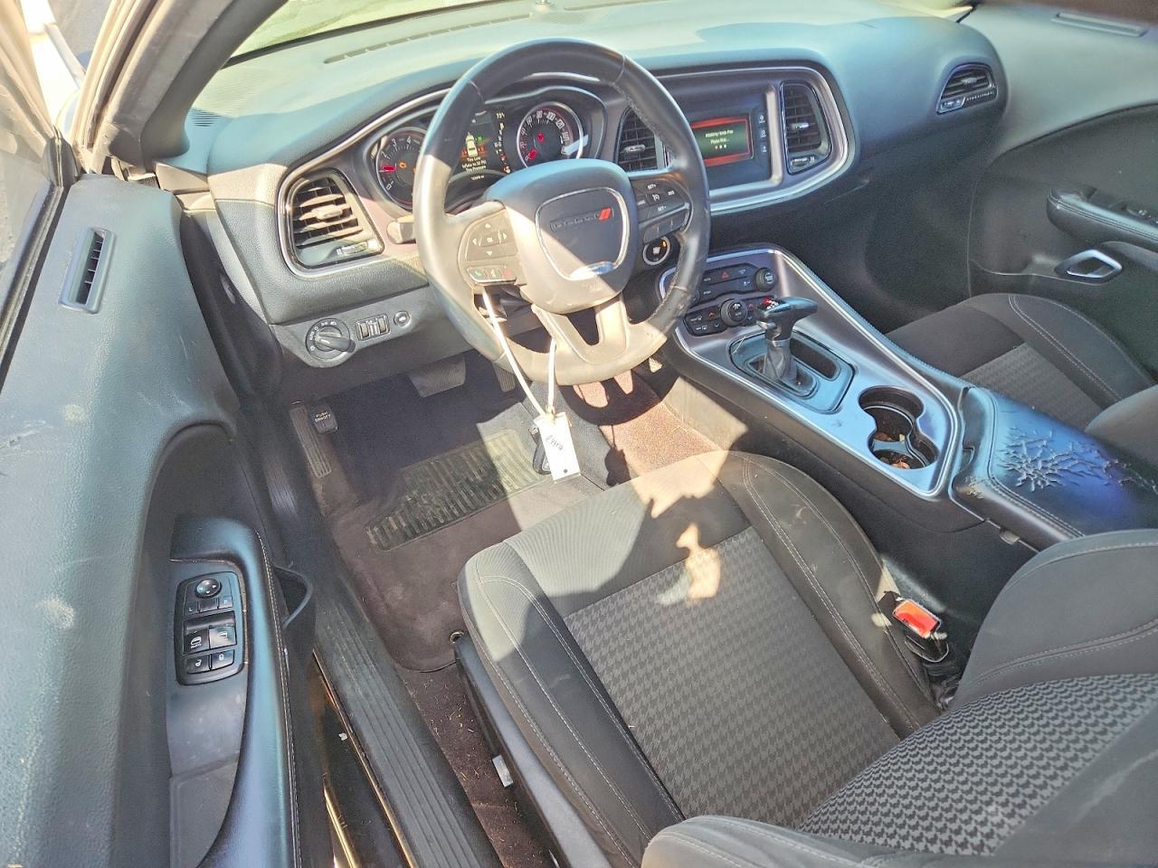 2017 Dodge Challenger Sxt - zdjęcie 8