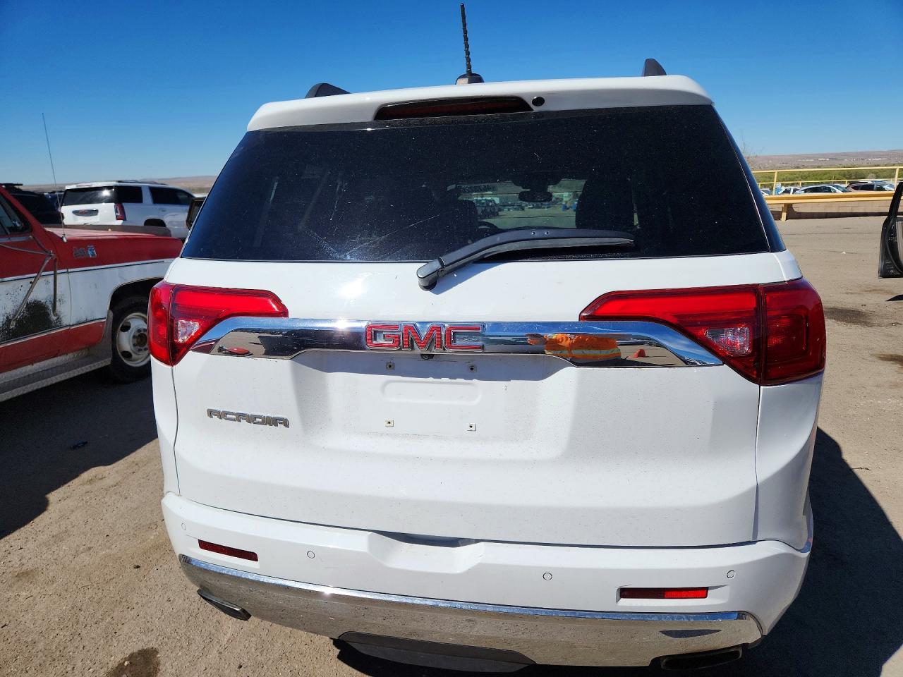 2019 GMC Acadia Denali - zdjęcie 6