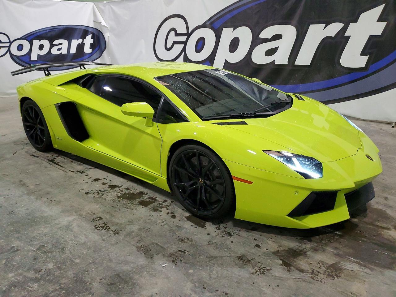 2014 Lamborghini Aventador - zdjęcie 4