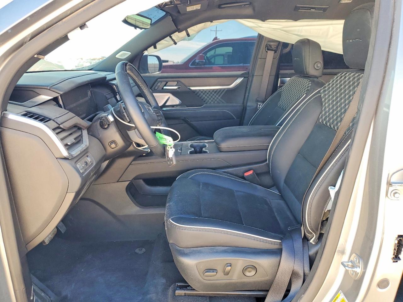 2025 GMC Acadia Denali - zdjęcie 7