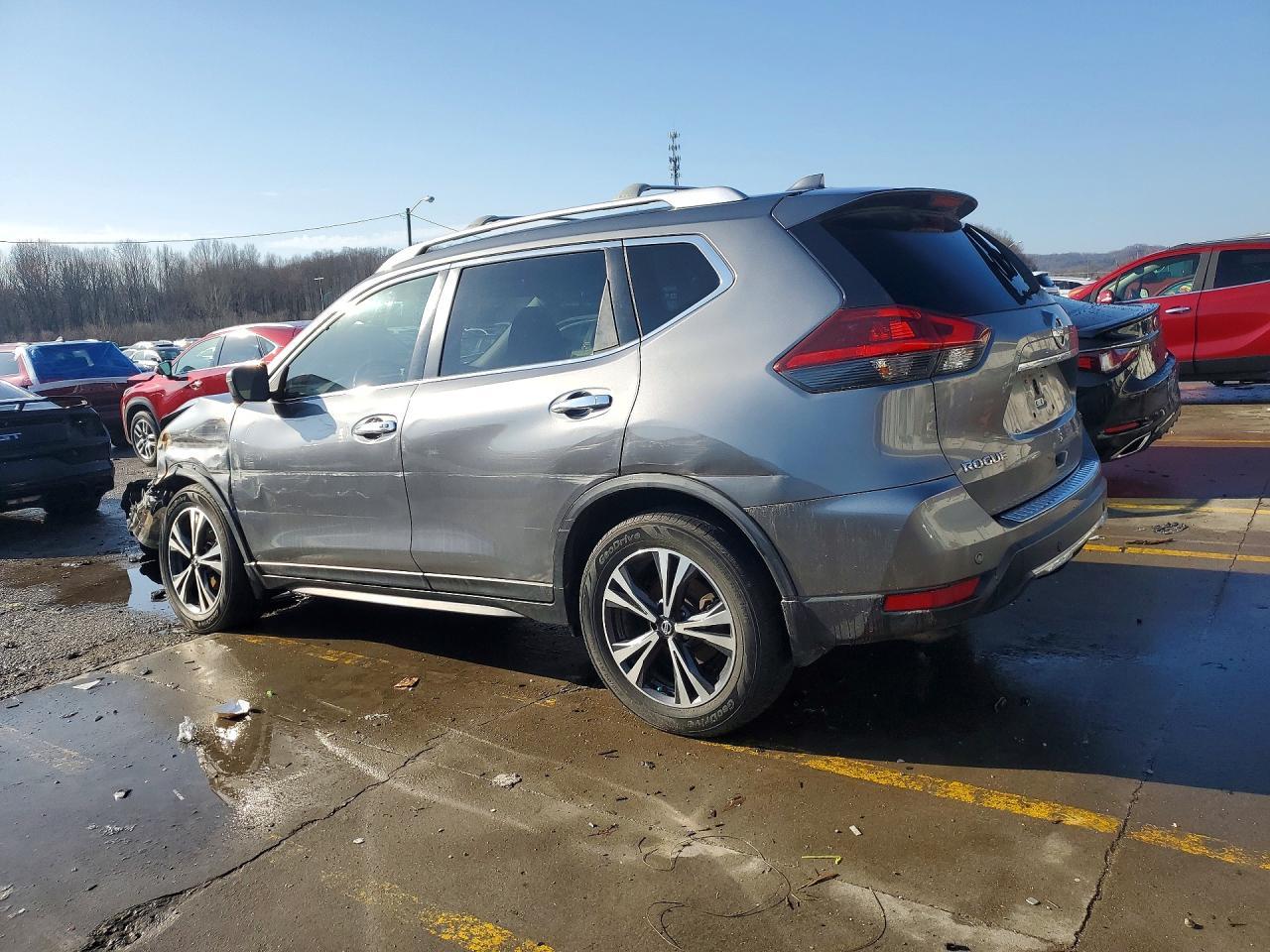2019 Nissan Rogue Sv - zdjęcie 2