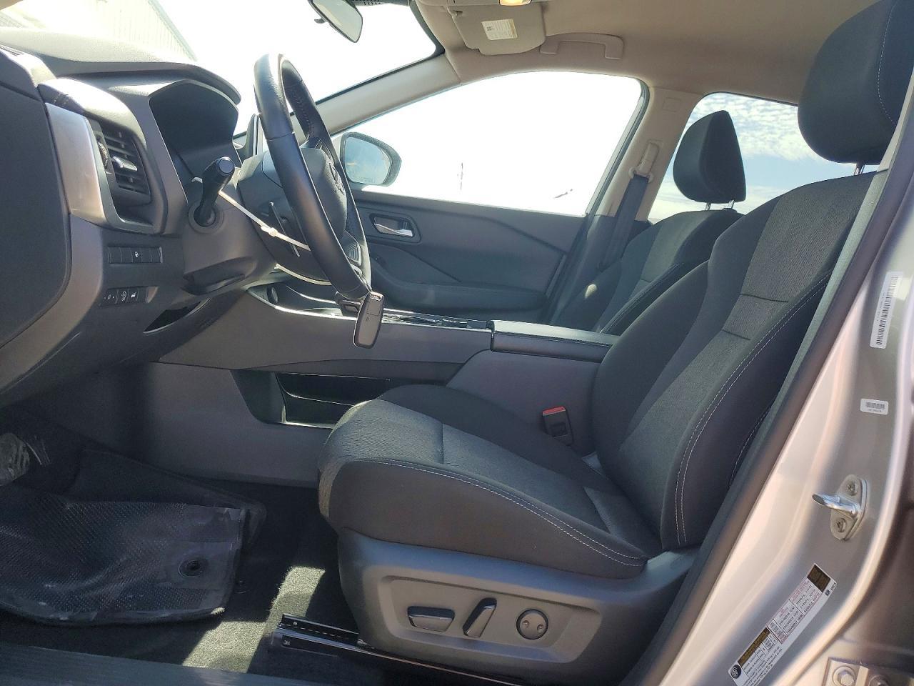 2025 Nissan Rogue Sv - zdjęcie 7