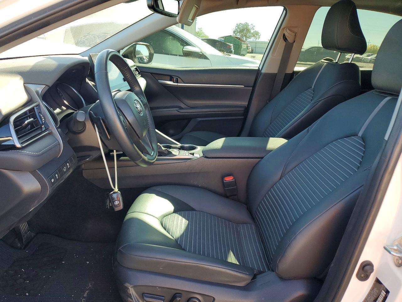 2024 Toyota Camry Hybrid Se - zdjęcie 7