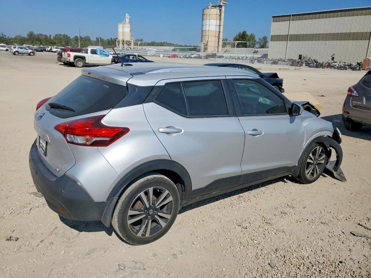 2020 Nissan Kicks Sv - zdjęcie 3
