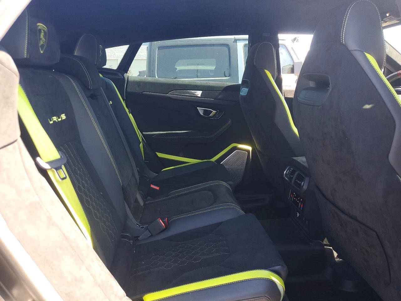 2023 Lamborghini Urus Performante - zdjęcie 10