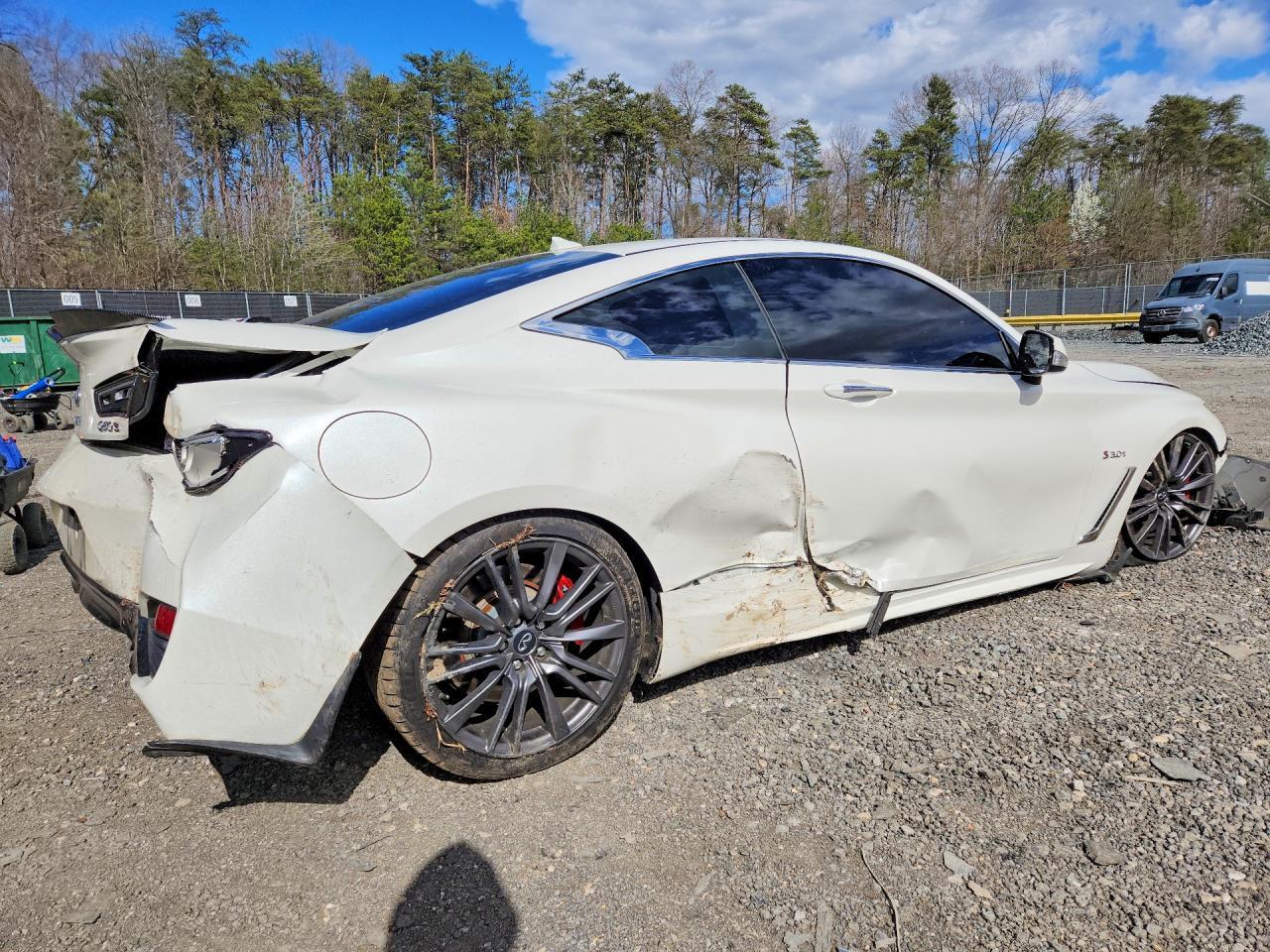 2017 Infiniti Q60 Red Sport 400 - zdjęcie 3