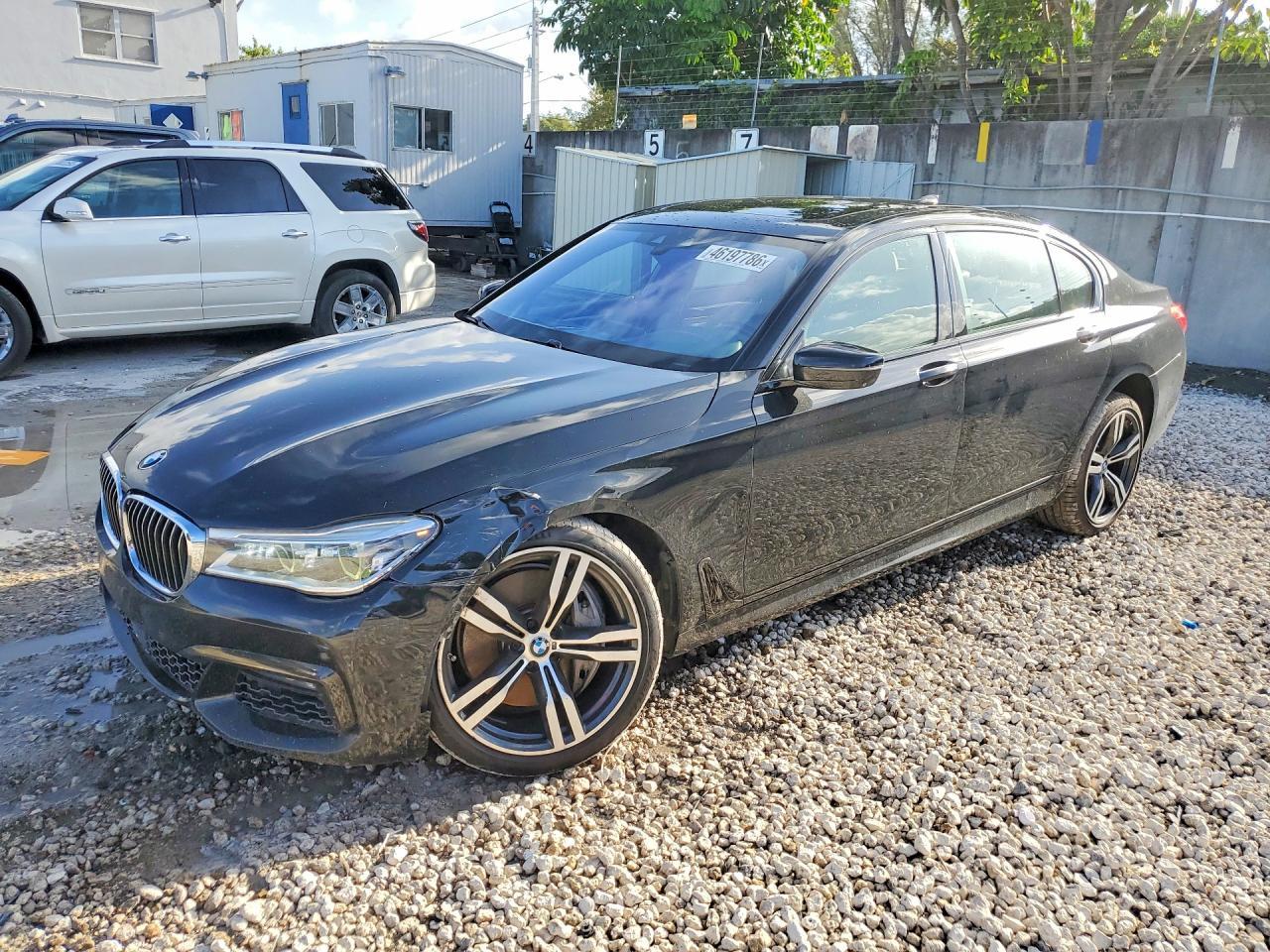 BMW Seria 7 - zdjęcie 1
