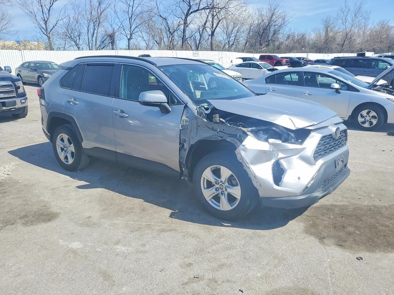 2021 Toyota Rav4 Xle - zdjęcie 4