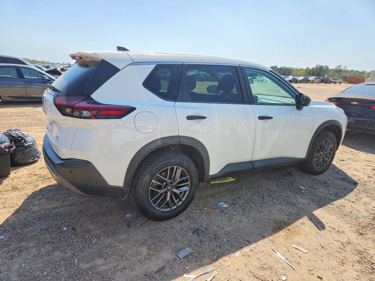 2023 Nissan Rogue - zdjęcie 3