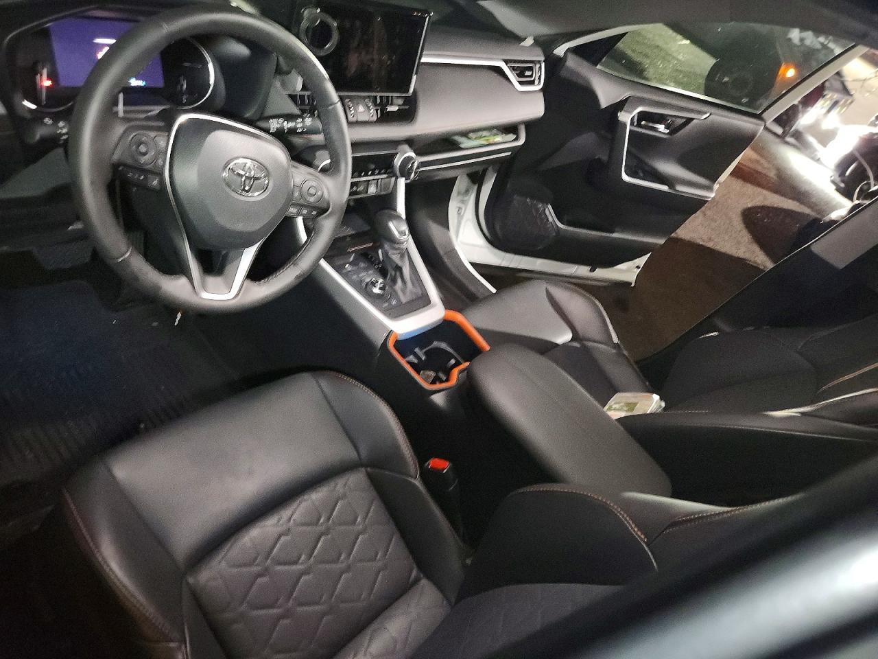 2024 Toyota Rav4 Adventure - zdjęcie 8