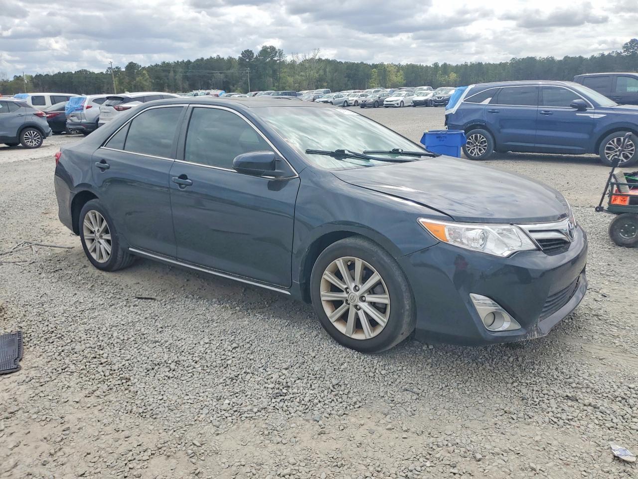 2013 Toyota Camry Xle - zdjęcie 4