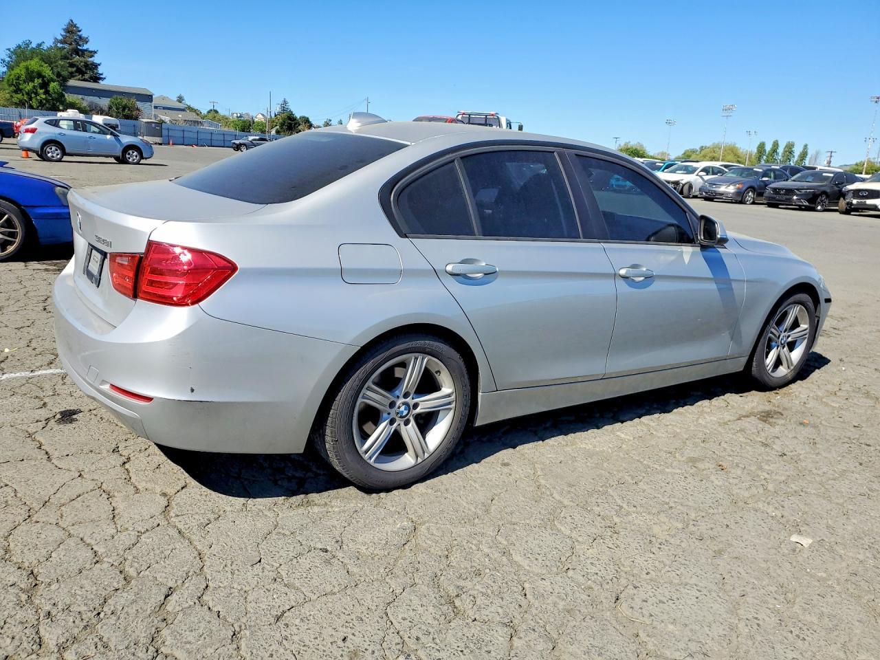 2013 BMW 328 I - zdjęcie 3