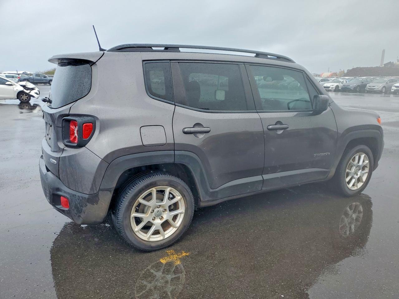 2019 Jeep Renegade Latitude - zdjęcie 3