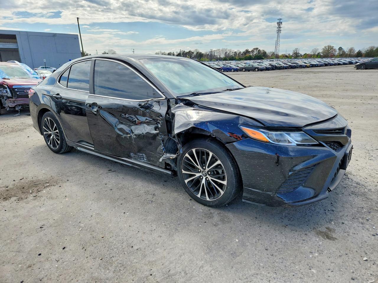 2019 Toyota Camry Se - zdjęcie 4