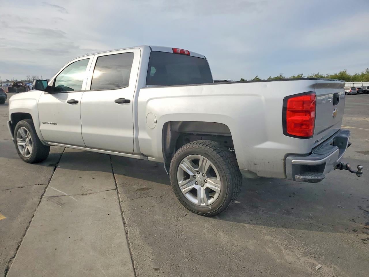2018 Chevrolet Silverado C1500 Custom - zdjęcie 2