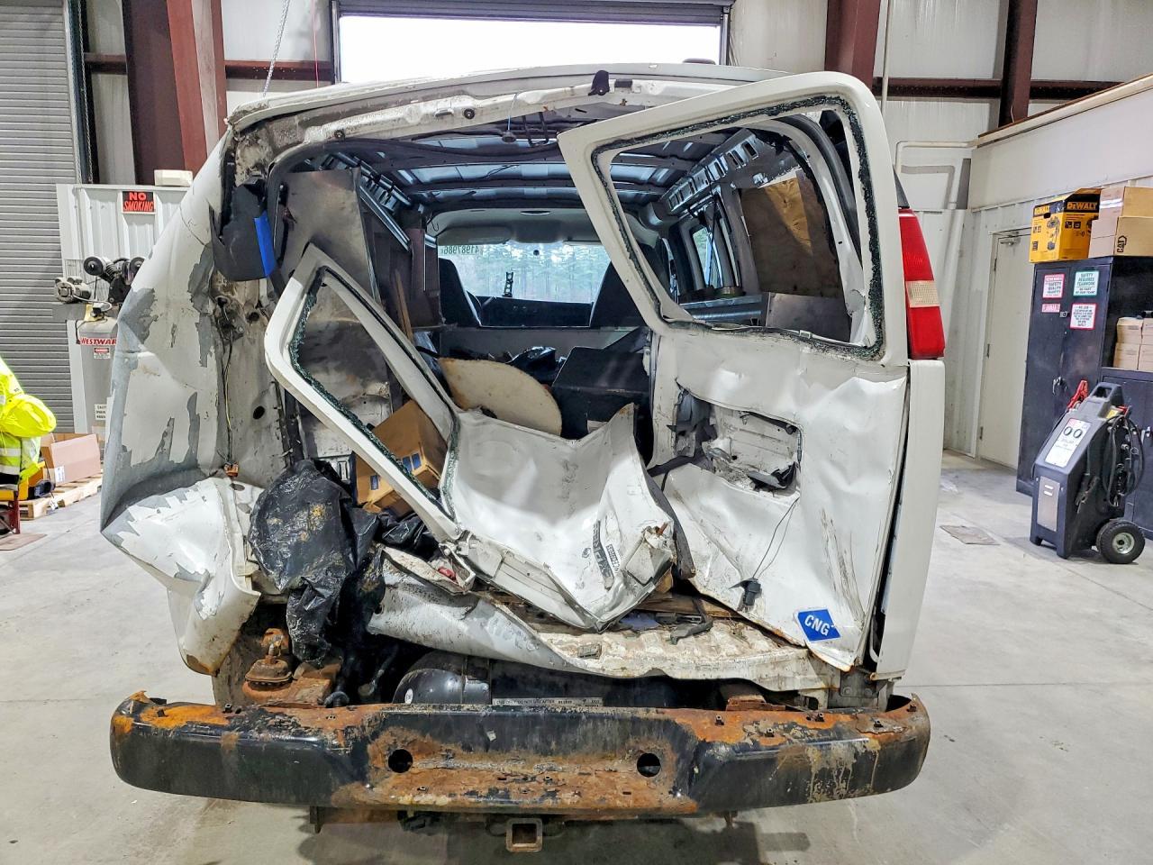 2014 Chevrolet Express G2500 - zdjęcie 6