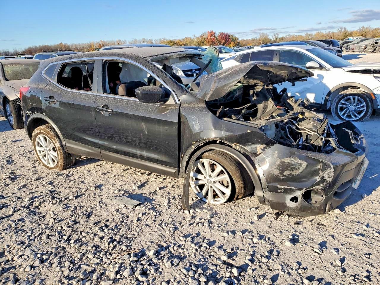 2017 Nissan Rogue Sport S - zdjęcie 4