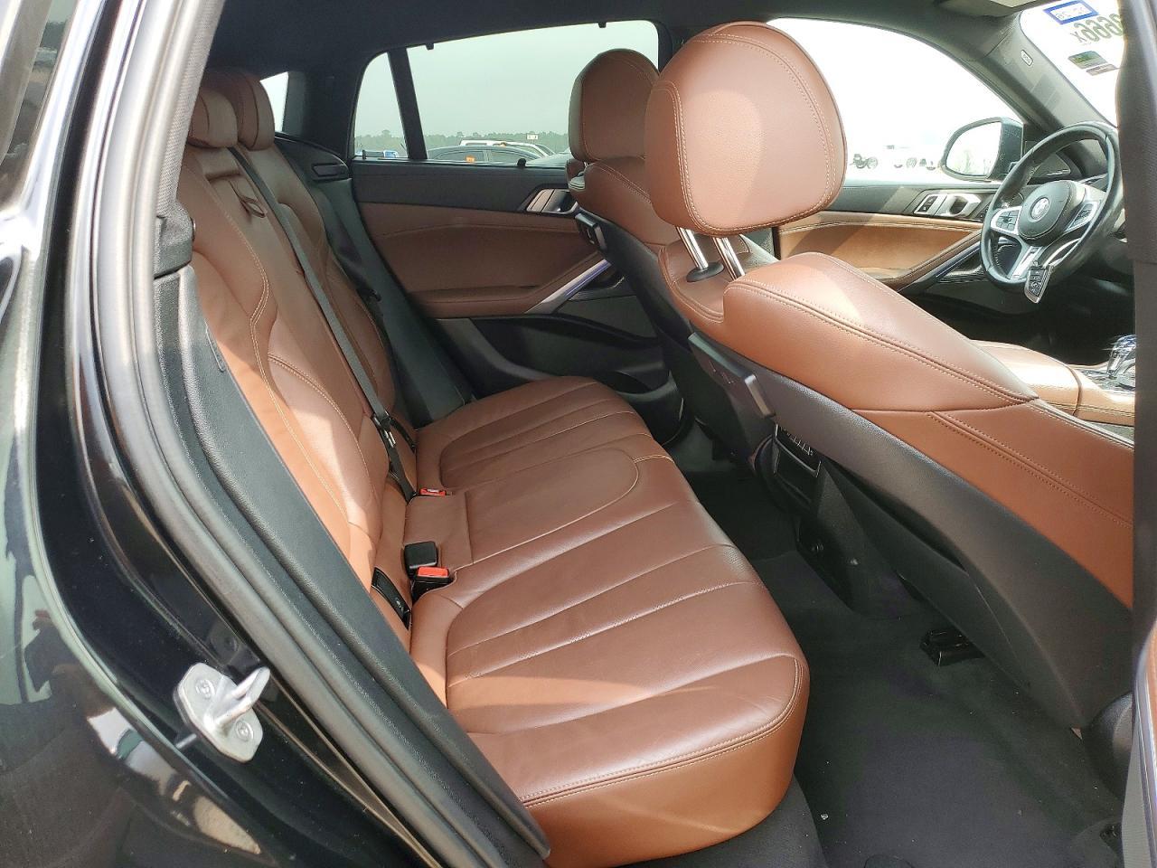2021 BMW X6 xDrive40I - zdjęcie 11