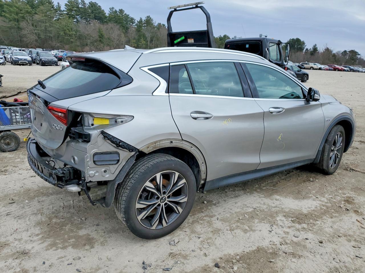 2018 Infiniti Qx30 Essential - zdjęcie 3