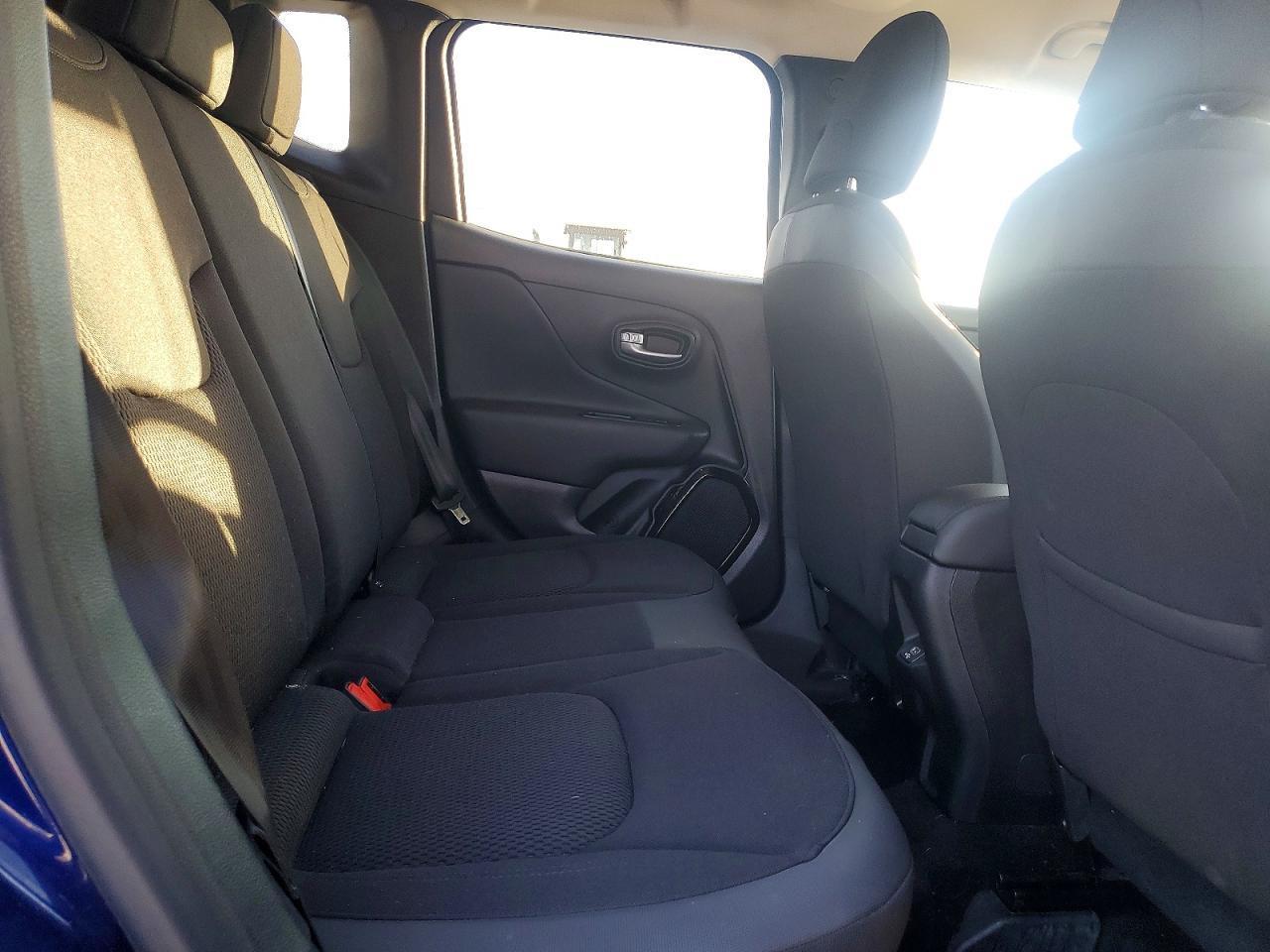 2018 Jeep Renegade Latitude - zdjęcie 11