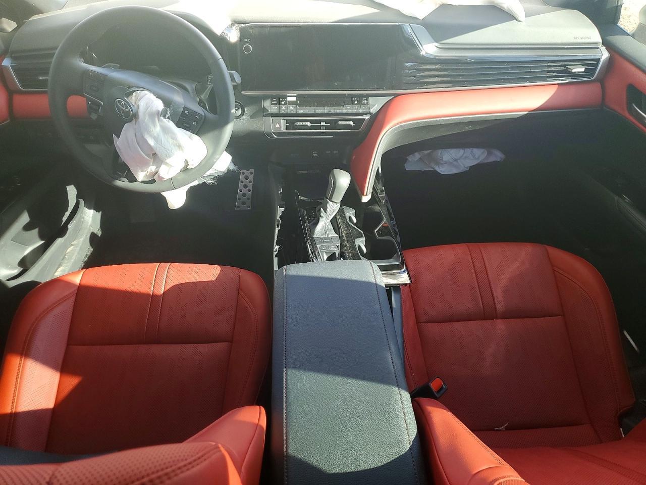 2026 Toyota Camry Xse - zdjęcie 8