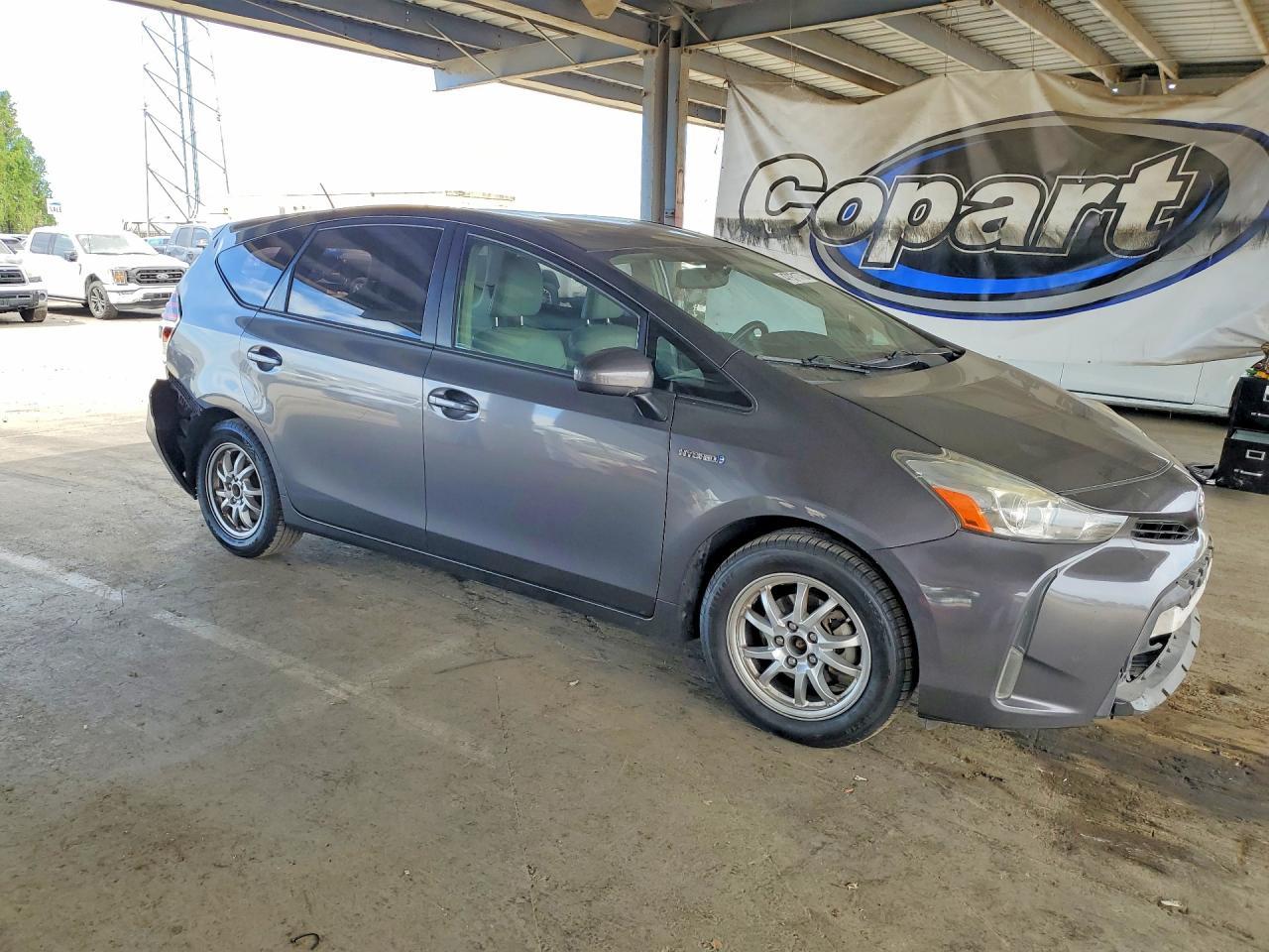 2015 Toyota Prius V Four - zdjęcie 4