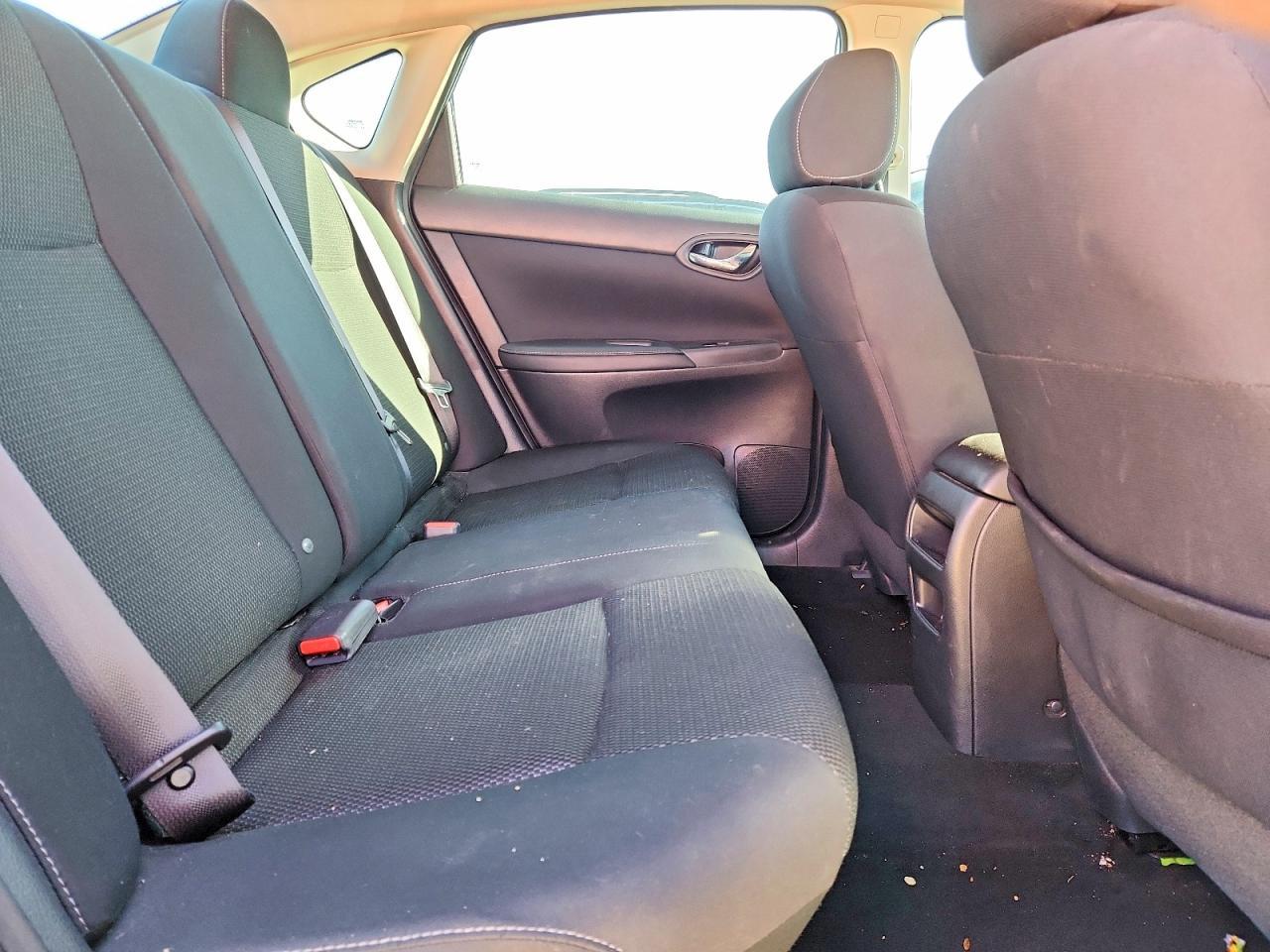 2019 Nissan Sentra S - zdjęcie 10