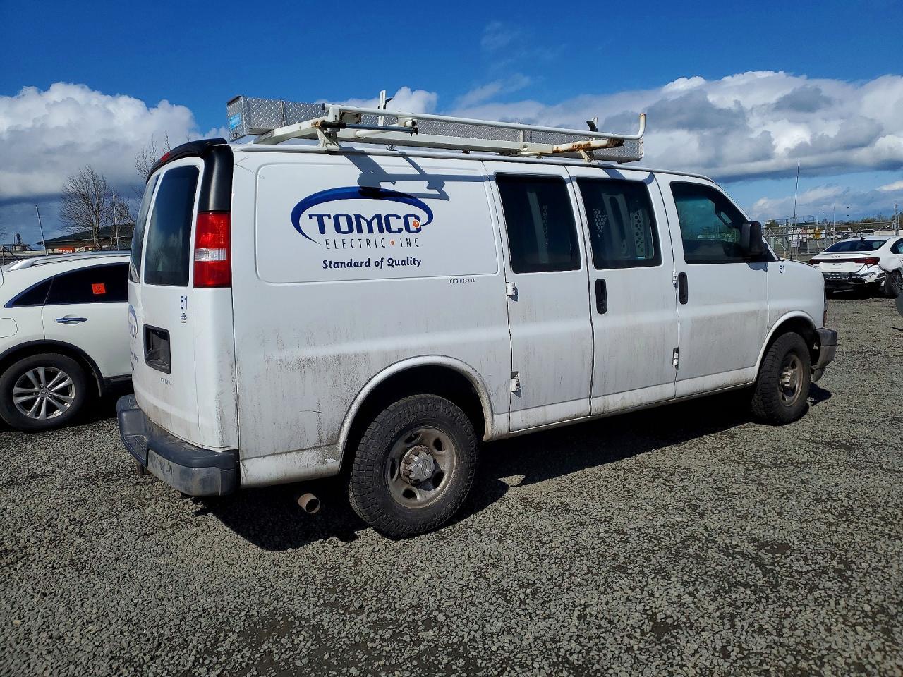 2017 Chevrolet Express G2500 - zdjęcie 3