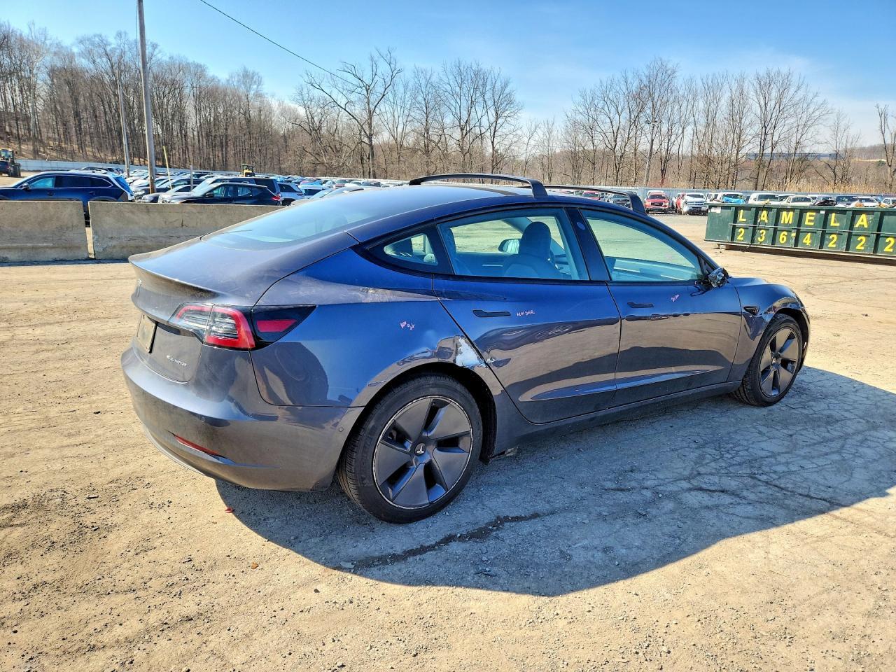 2022 Tesla Model 3 - zdjęcie 3