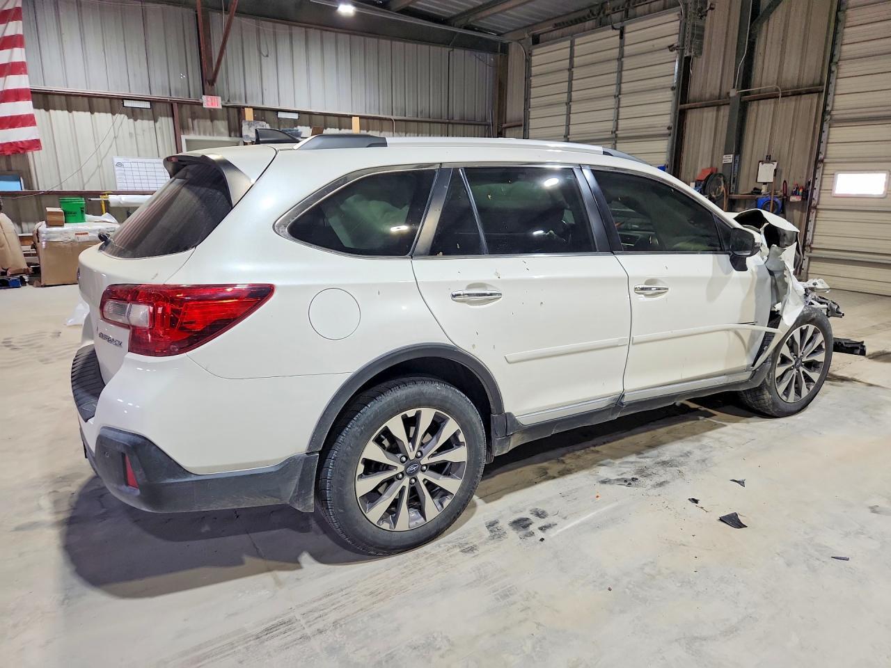 2019 Subaru Outback Touring - zdjęcie 3