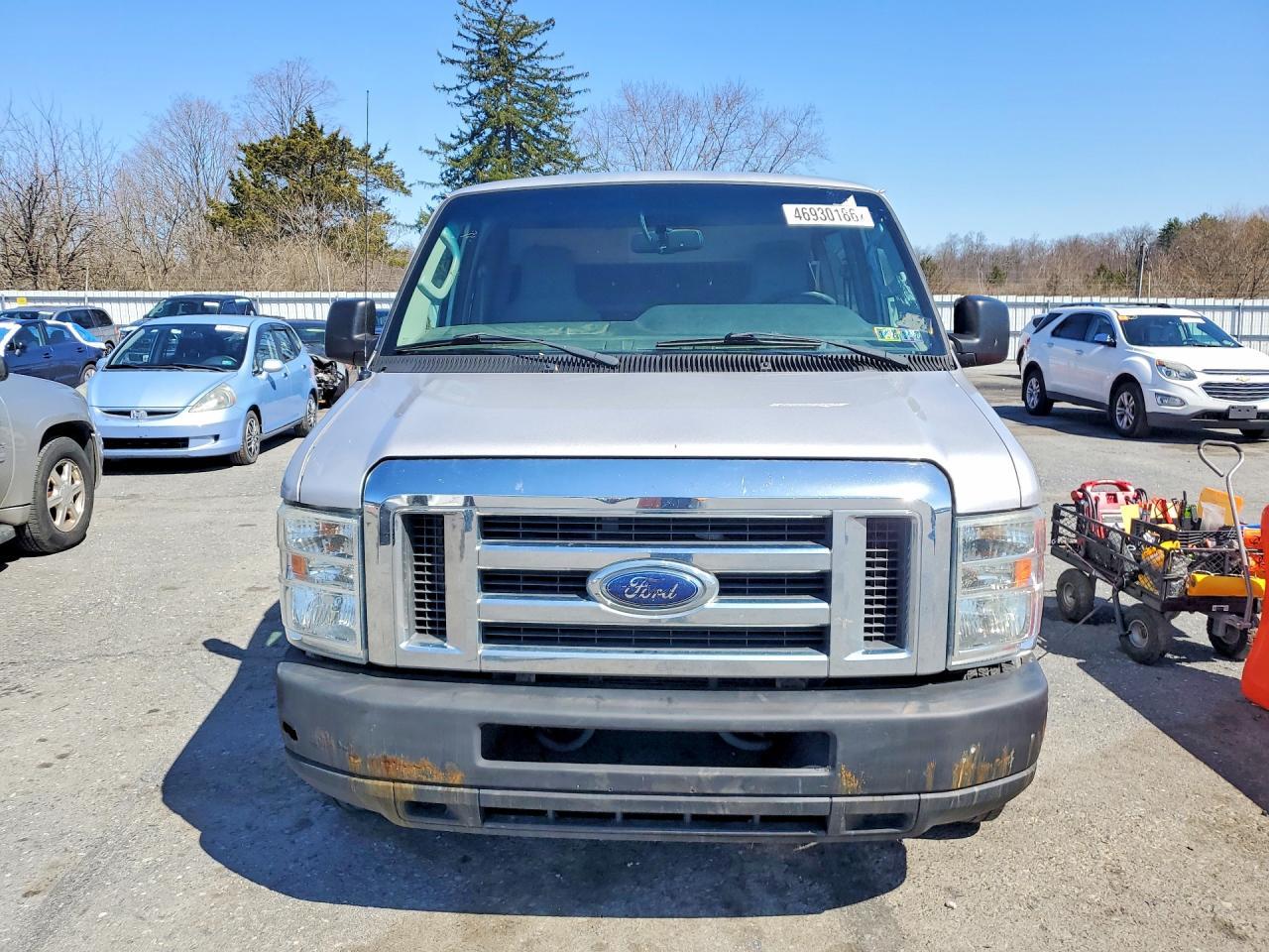 2013 Ford Econoline E350 Super Duty Wagon - zdjęcie 5