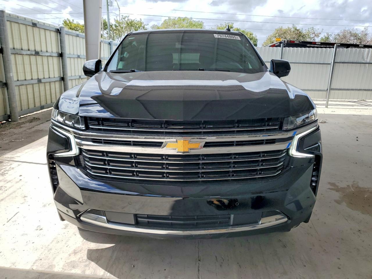2023 Chevrolet Suburban C1500 Lt - zdjęcie 5