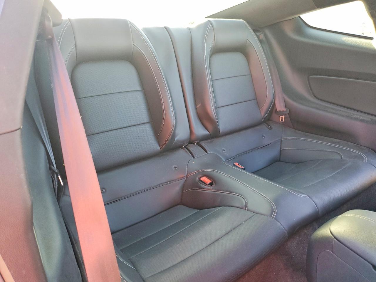 2018 Ford Mustang - zdjęcie 10