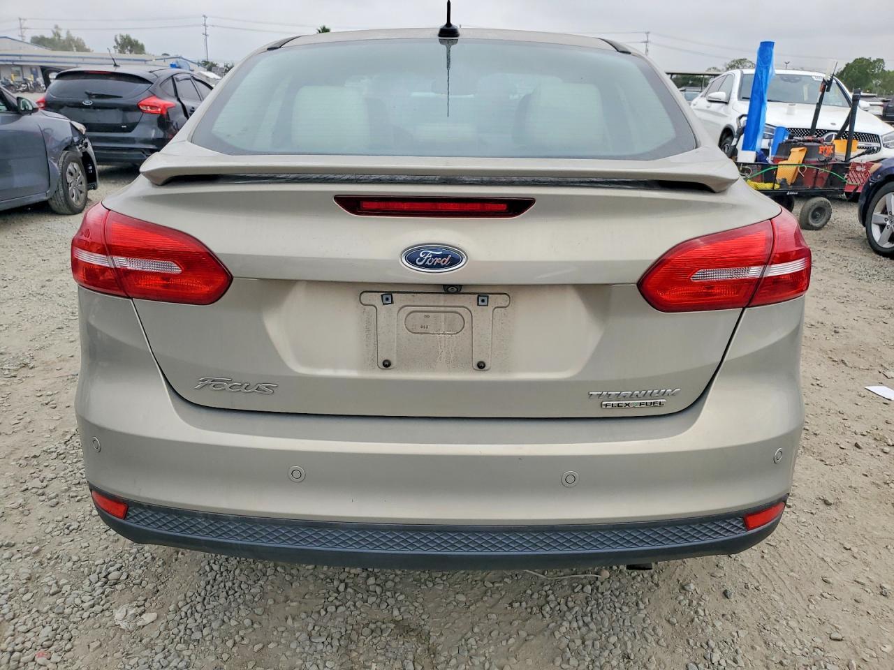 2015 Ford Focus Titanium - zdjęcie 6