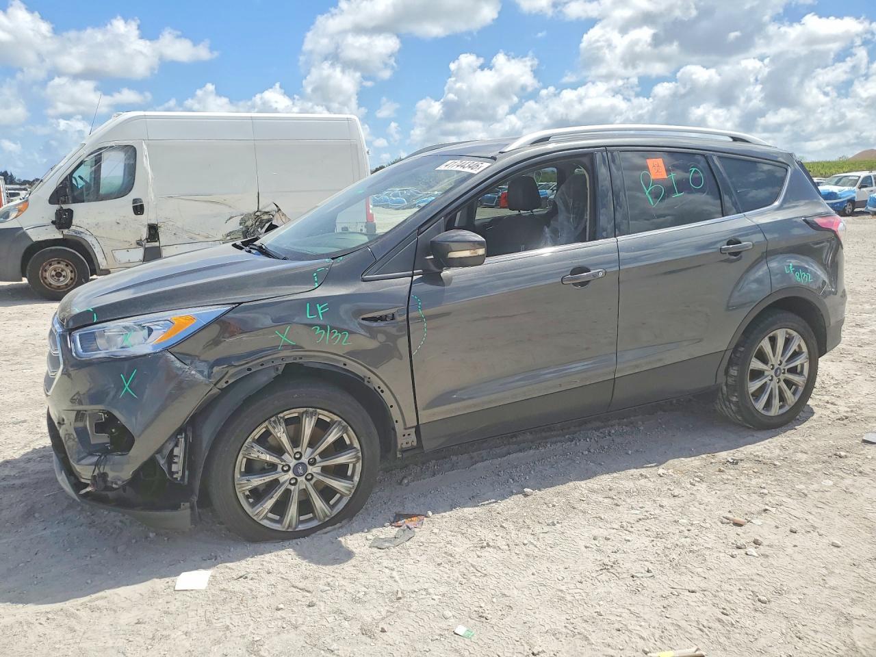 2017 Ford Escape Titanium - zdjęcie główne