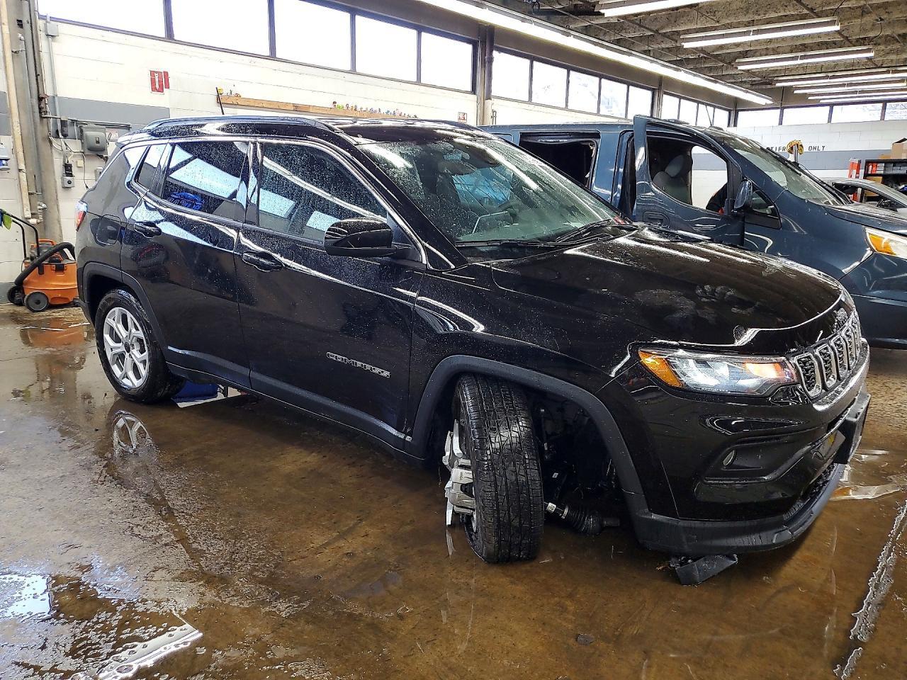 2025 Jeep Compass Latitude - zdjęcie 4