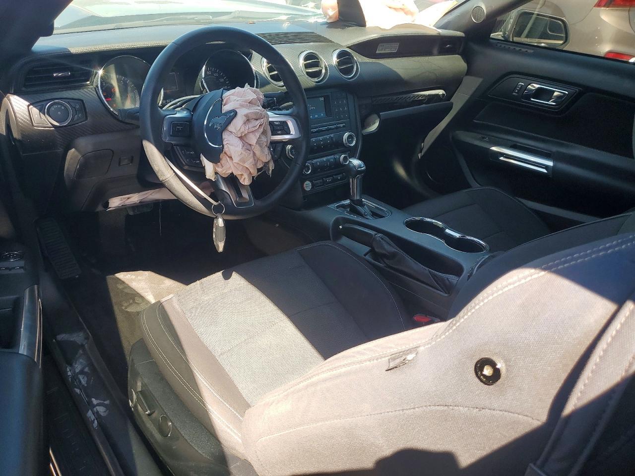 2016 Ford Mustang - zdjęcie 8